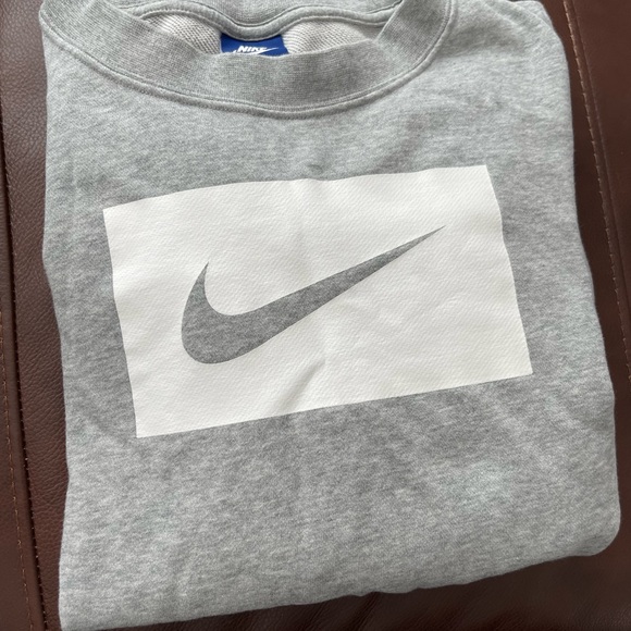 Nike Long Sleeve Gray Drawing Logo Sweat Shirt - LX - Picture 8 of 11